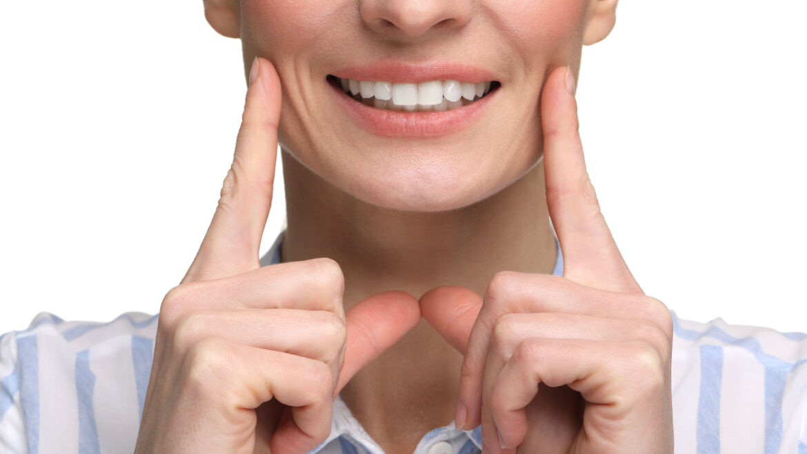 Dientes y deshidratación: ¿por qué es importante beber agua para tu sonrisa?