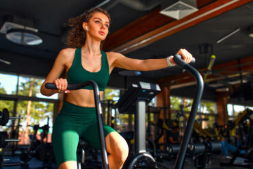 El impacto del exceso de gimnasio y el overtraining en el sistema mandibular